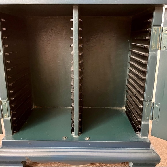 Old World Golf Club wooden 32 CD storage cabinet-green-2 door-13"x12"x7" - Picture 9 of 12